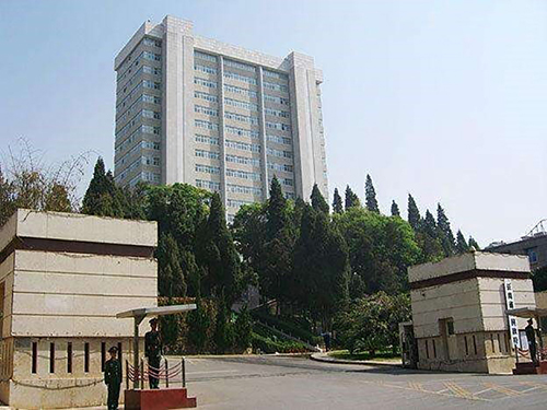 1、云南省人民政府辦公園區(qū)監(jiān)控報(bào)警系統(tǒng)升級(jí)改造項(xiàng)目500px.jpg